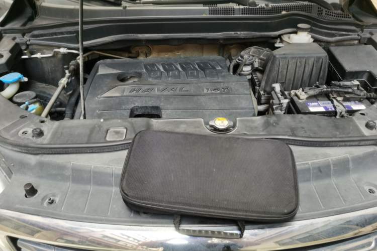 Used Haval H6 2018 Sport Edition 1.5T Automatic Two-Wheel Drive Elite Model China V Standard Engine Bay