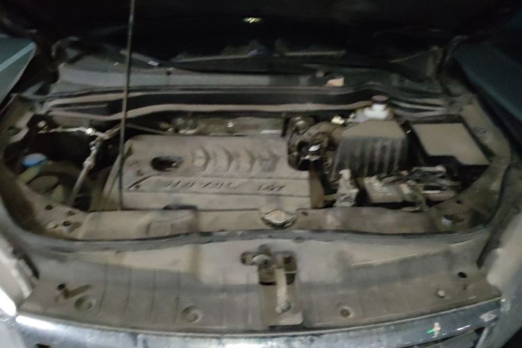 Used Haval H6 2018 Sport Edition 1.5T Automatic Two-Wheel Drive Elite Model China V Standard Engine Bay