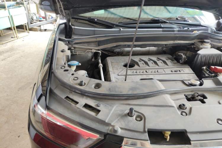 Used Haval H6 2018 Sport Edition 1.5T Manual Two-Wheel Drive Elite Model China V Standard Engine Bay Right