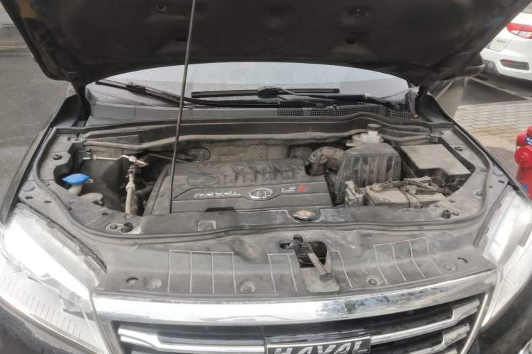 Used Haval H6 2018 Sport Edition 1.5T Automatic Two-Wheel Drive Elite Model China V Standard Engine Bay