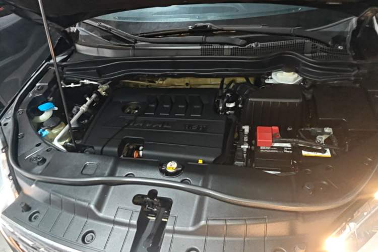 Used Haval H6 2018 Sport Edition 1.5T Automatic Two-Wheel Drive Elite Model China V Standard Engine Bay