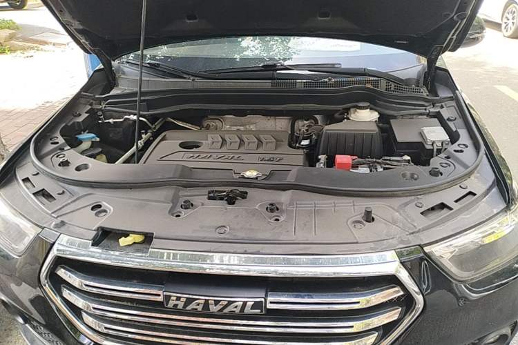 Used Haval H6 2018 Sport Edition 1.5T Manual Two-Wheel Drive Elite Model China V Standard Engine Bay