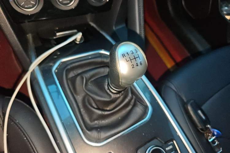 Used Haval H6 2018 Blue Label Sport Edition 1.5T Manual Two-Wheel Drive Elite Model Gear Lever