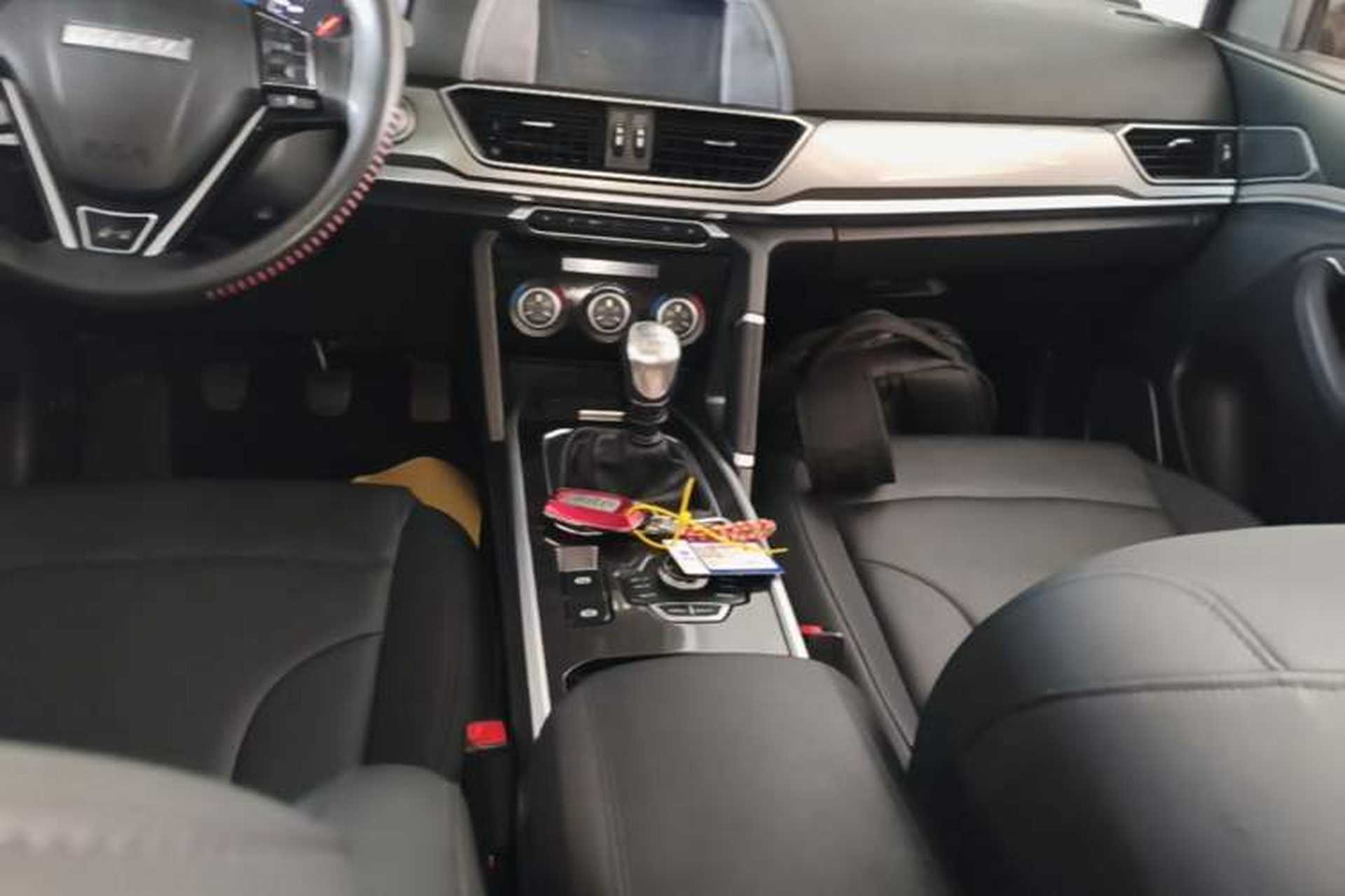 Used Haval H6 2018 Sport Edition 1.5T Manual Two-Wheel Drive Elite Model China V Standard Gear Lever