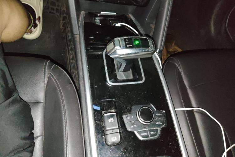 Used Haval H6 2018 Red-Label Sport Edition 1.5T Automatic Two-Wheel Drive Elite Model Gear Lever