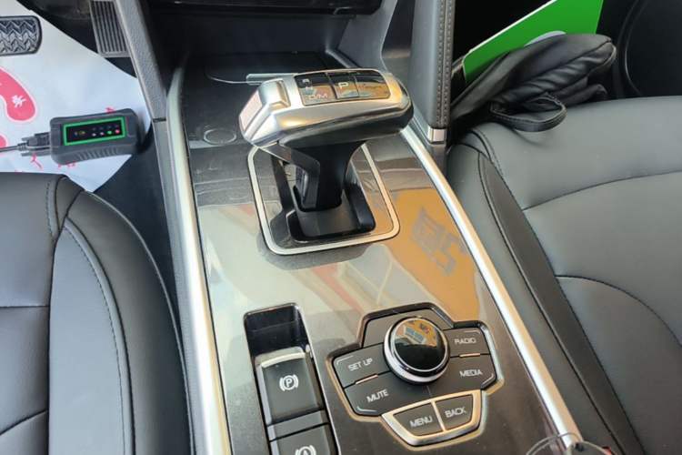 Used Haval H6 2018 Blue Label Sport Edition 1.5T Automatic Two-Wheel Drive Elite Model Gear Lever