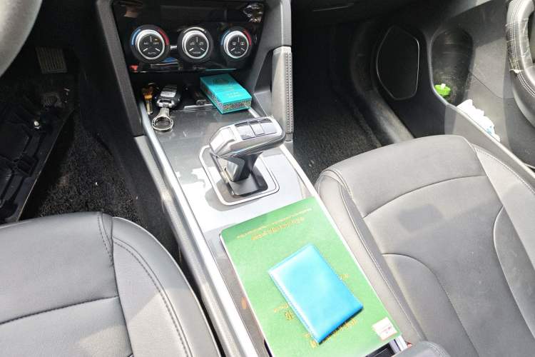 Used Haval H6 2018 Blue Label Sport Edition 1.5T Automatic Two-Wheel Drive Prestige Model Gear Lever