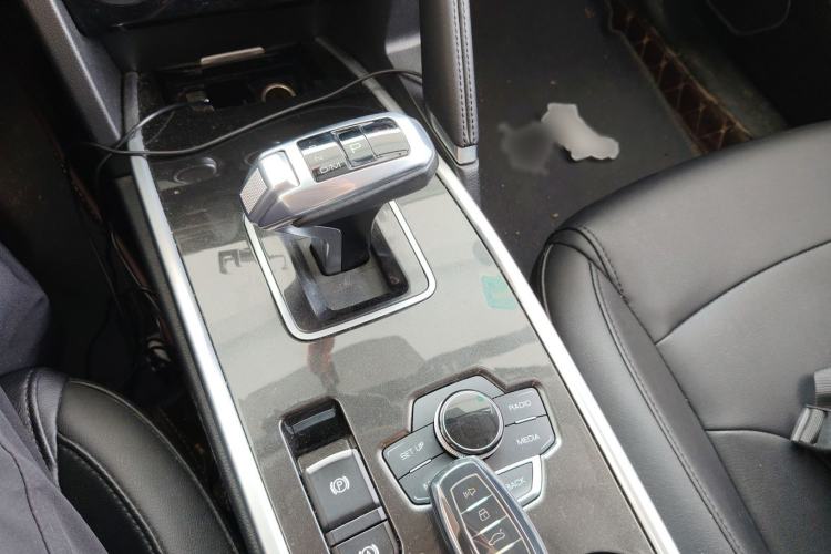 Used Haval H6 2018 Red-Label Sport Edition 1.5T Automatic Two-Wheel Drive Elite Model Gear Lever