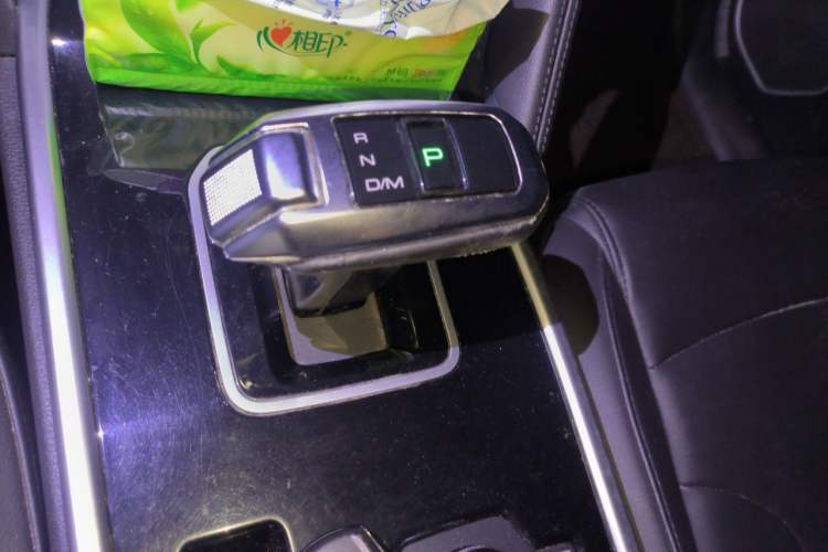 Used Haval H6 2018 Blue Label Sport Edition 1.5T Automatic Two-Wheel Drive Elite Model Gear Lever