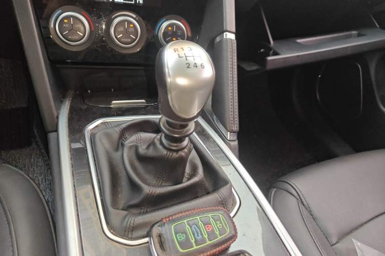 Used Haval H6 2018 Blue Label Sport Edition 1.5T Manual Two-Wheel Drive Elite Model Gear Lever