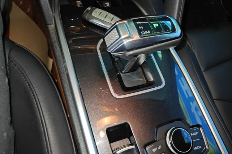 Used Haval H6 2018 Blue Label Sport Edition 1.5T Automatic Two-Wheel Drive Elite Model Gear Lever