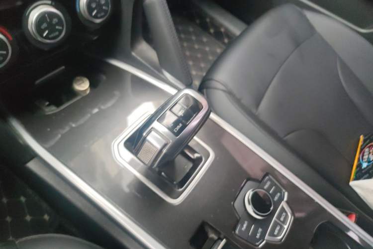 Used Haval H6 2018 Blue Label Sport Edition 1.5T Automatic Two-Wheel Drive Prestige Model Gear Lever