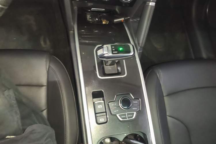 Used Haval H6 2018 Blue Label Sport Edition 1.5T Automatic Two-Wheel Drive Elite Model Gear Lever