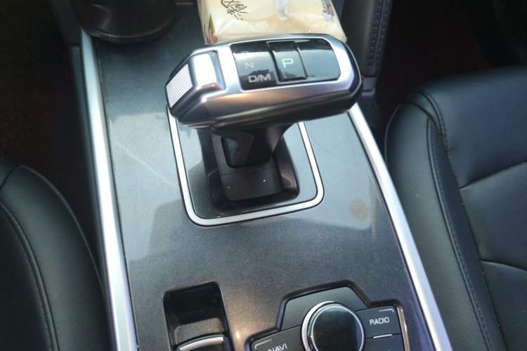 Used Haval H6 2018 Red-Label Sport Edition 1.5T Automatic Two-Wheel Drive Prestige Model Gear Lever