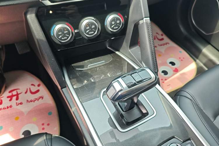 Used Haval H6 2018 Red-Label Sport Edition 1.5T Automatic Two-Wheel Drive Elite Model Gear Lever