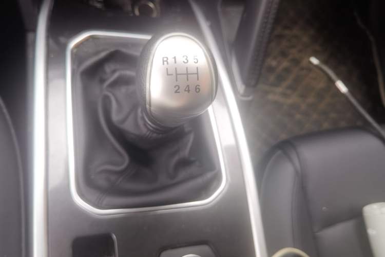 Used Haval H6 2018 Blue Label Sport Edition 1.5T Manual Two-Wheel Drive Elite Model Gear Lever