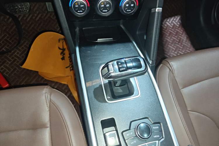 Used Haval H6 2018 Sport Edition 1.5T Automatic Two-Wheel Drive Elite Model China V Standard Gear Lever