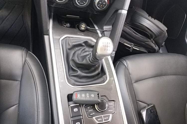 Used Haval H6 2018 Sport Edition 1.5T Manual Two-Wheel Drive Elite Model China V Standard Gear Lever