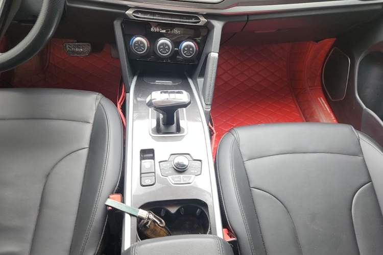 Used Haval H6 2018 Blue Label Sport Edition 1.5T Automatic Two-Wheel Drive Elite Model Gear Lever