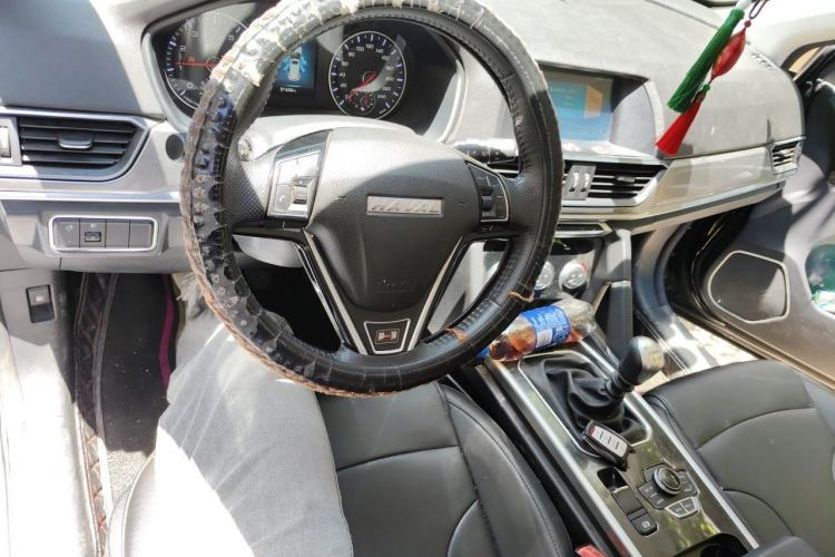 Used Haval H6 2018 Red-Label Sport Version 1.5T Manual Two-Wheel Drive Elite Model Interior 2