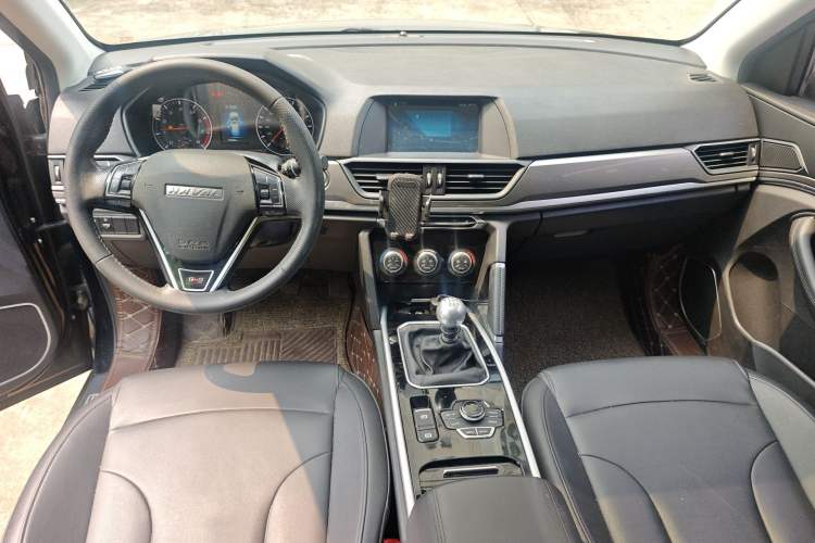 Used Haval H6 2018 Red-Label Sport Version 1.5T Manual Two-Wheel Drive Elite Model Interior 2