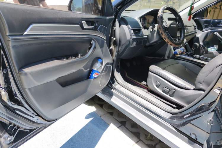 Used Haval H6 2018 Red-Label Sport Version 1.5T Manual Two-Wheel Drive Elite Model Interior 3