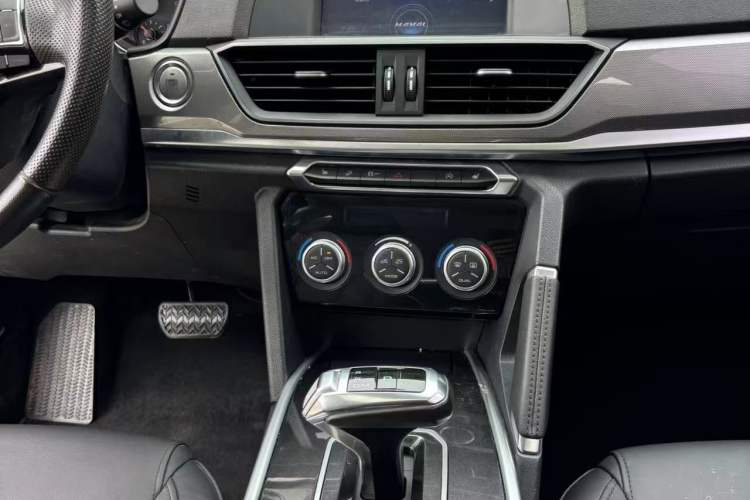 Used Haval H6 2018 Blue Label Sport Edition 1.5T Automatic Two-Wheel Drive Elite Model Interior 4