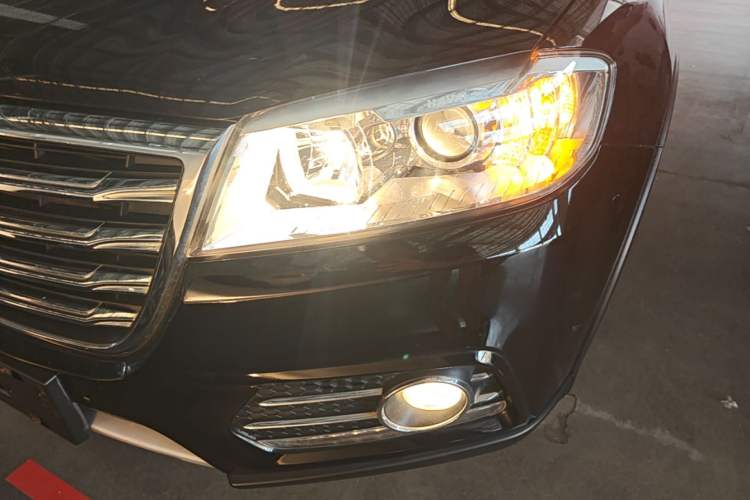 Used Haval H6 2018 Sport Edition 1.5T Automatic Two-Wheel Drive Elite Model China V Standard Left Front Headlight