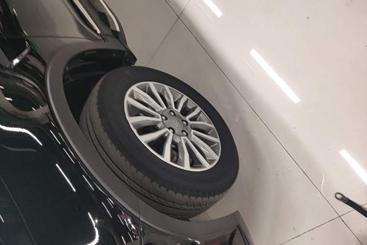 Used Haval H6 2018 Red-Label Sport Version 1.5T Manual Two-Wheel Drive Elite Model Left Front Wheel Hub