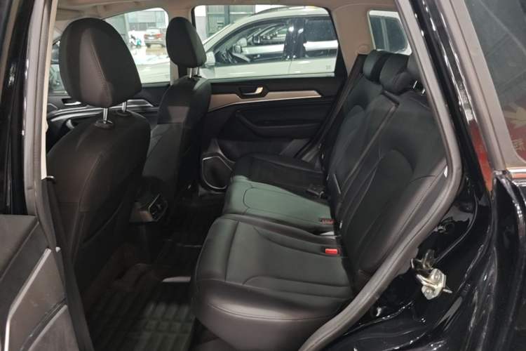Used Haval H6 2018 Sport Edition 1.5T Manual Two-Wheel Drive Elite Model China V Standard Left Rear Seat