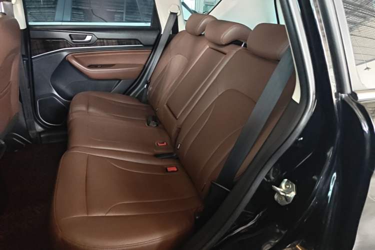 Used Haval H6 2018 Sport Edition 1.5T Automatic Two-Wheel Drive Elite Model China V Standard Left Rear Seat