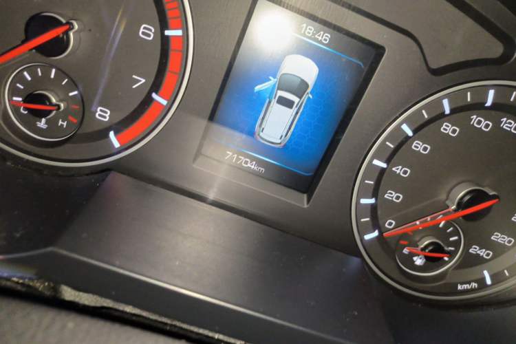 Used Haval H6 2018 Blue Label Sport Edition 1.5T Automatic Two-Wheel Drive Elite Model Odometer Close Up
