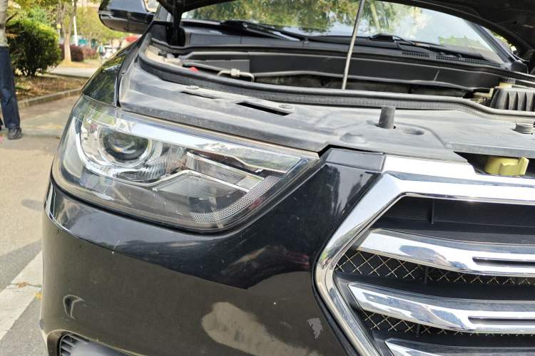 Used Haval H6 2018 Blue Label Sport Edition 1.5T Automatic Two-Wheel Drive Prestige Model Right Front Headlight