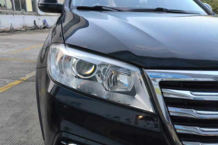 Used Haval H6 2018 Red-Label Sport Edition 1.5T Automatic Two-Wheel Drive Elite Model Right Front Headlight