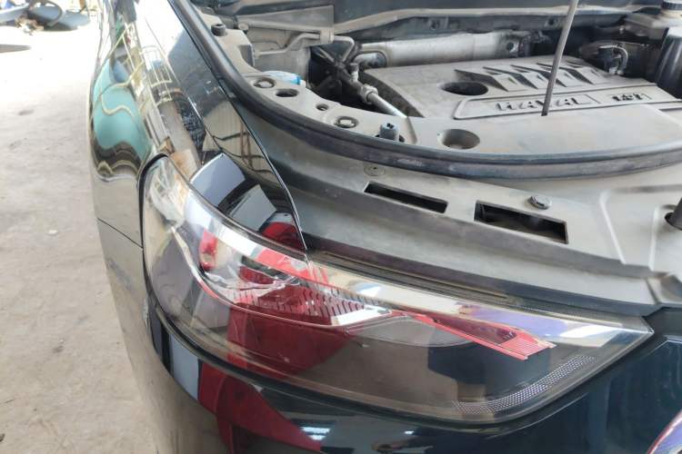 Used Haval H6 2018 Sport Edition 1.5T Manual Two-Wheel Drive Elite Model China V Standard Right Front Headlight