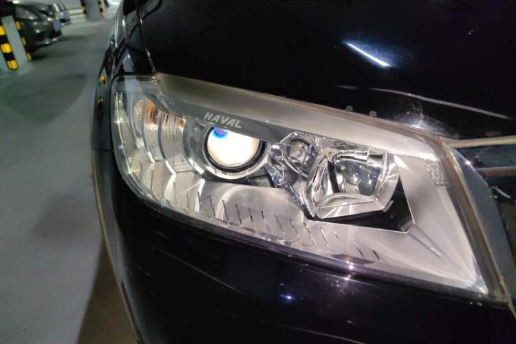 Used Haval H6 2018 Sport Edition 1.5T Automatic Two-Wheel Drive Elite Model China V Standard Right Front Headlight