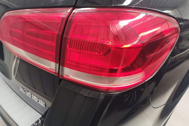 Used Haval H6 2018 Sport Edition 1.5T Automatic Two-Wheel Drive Elite Model China V Standard Right Rear Taillight