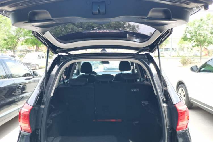 Used Haval H6 2018 Red-Label Sport Edition 1.5T Automatic Two-Wheel Drive Elite Model Trunk