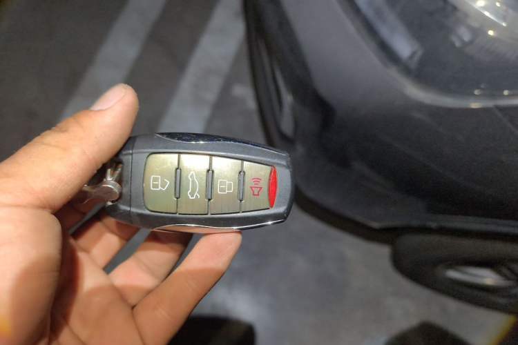 Used Haval H6 2018 Red-Label 1.5T Automatic Luxury Model Vehicle Key