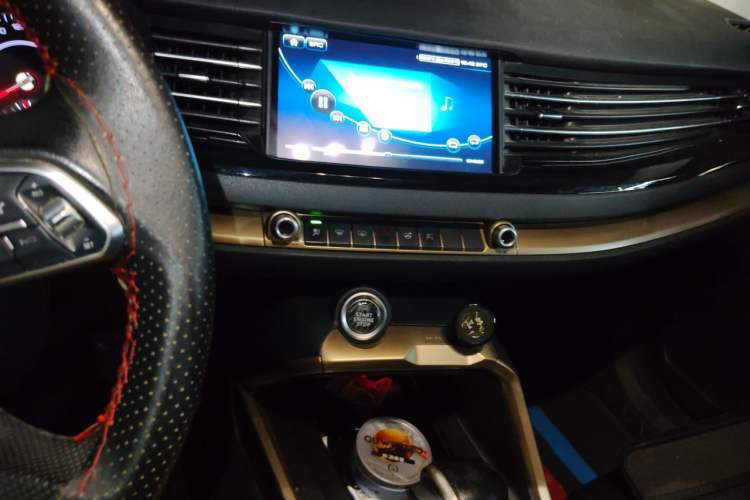 Used Haval H6 2018 Blue-Label 1.5T Automatic Luxury Model Audio And AC Panel