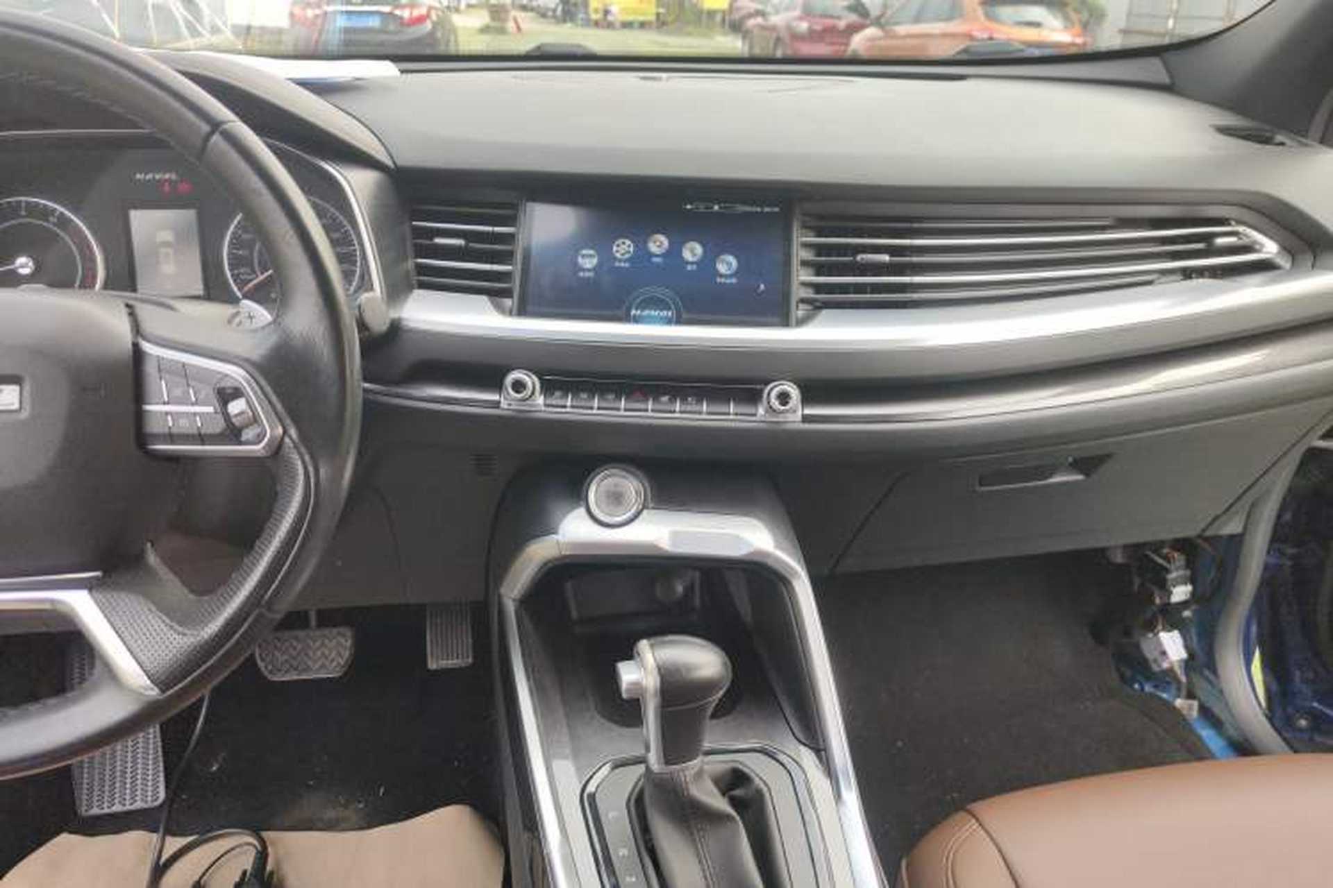 Used Haval H6 2018 Red-Label 2.0T Automatic Luxury Model Audio And AC Panel