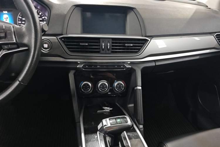 Used Haval H6 2018 Red-Label Sport Edition 1.5T Automatic Two-Wheel Drive Elite Model Audio And AC Panel