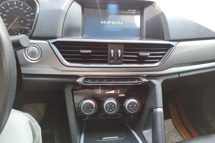 Used Haval H6 2018 Red-Label Sport Edition 1.5T Automatic Two-Wheel Drive Elite Model Audio And AC Panel