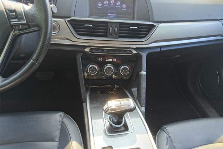 Used Haval H6 2018 Red-Label Sport Edition 1.5T Automatic Two-Wheel Drive Elite Model Audio And AC Panel