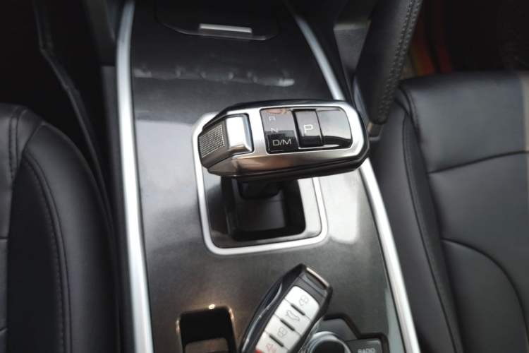 Used Haval H6 2018 Red-Label Sport Edition 1.5T Automatic Two-Wheel Drive Elite Model Gear Lever