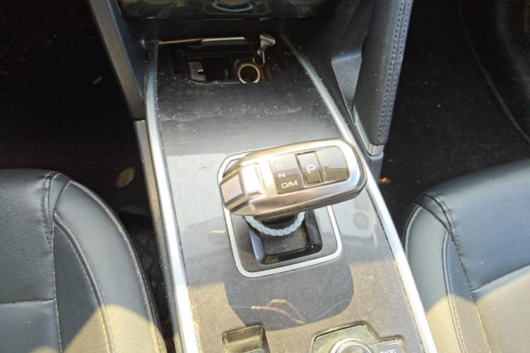 Used Haval H6 2018 Red-Label Sport Edition 1.5T Automatic Two-Wheel Drive Elite Model Gear Lever