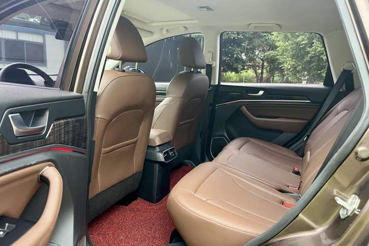Used Haval H6 2018 Red-Label Sport Edition 1.5T Automatic Two-Wheel Drive Prestige Model Left Rear Seat