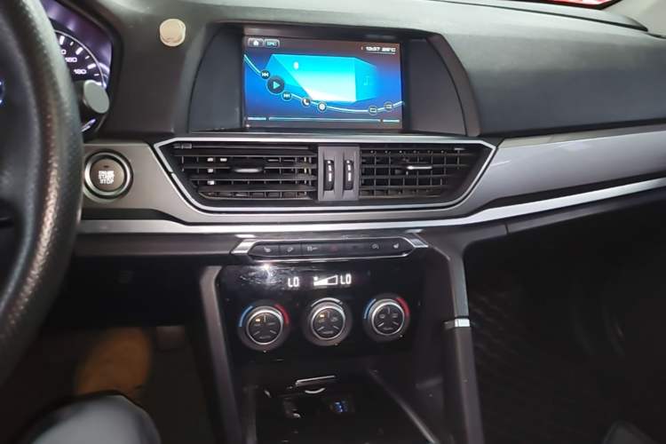 Used Haval H6 2018 Blue Label Sport Edition 1.5T Automatic Two-Wheel Drive Elite Model Audio And AC Panel