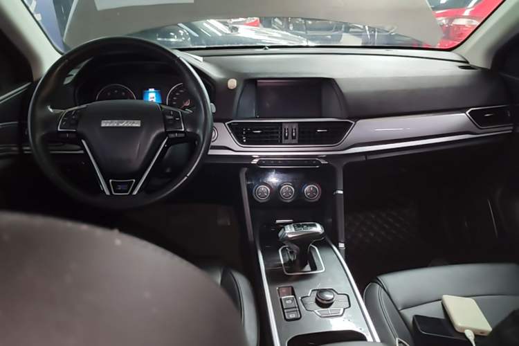 Used Haval H6 2018 Blue Label Sport Edition 1.5T Automatic Two-Wheel Drive Elite Model Center Console