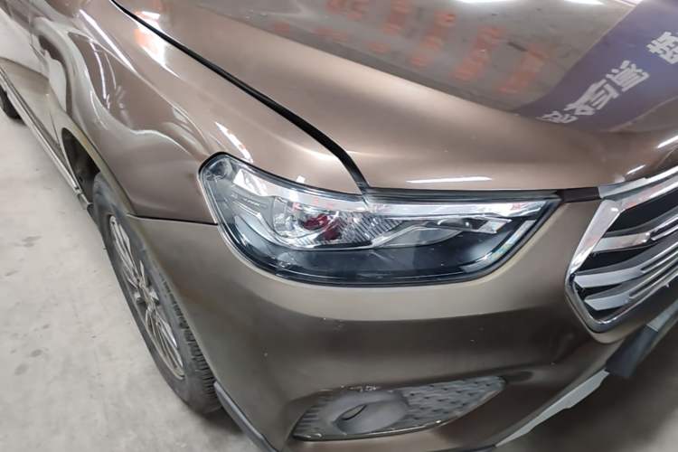 Used Haval H6 2018 Blue Label Sport Edition 1.5T Automatic Two-Wheel Drive Elite Model Right Front Headlight